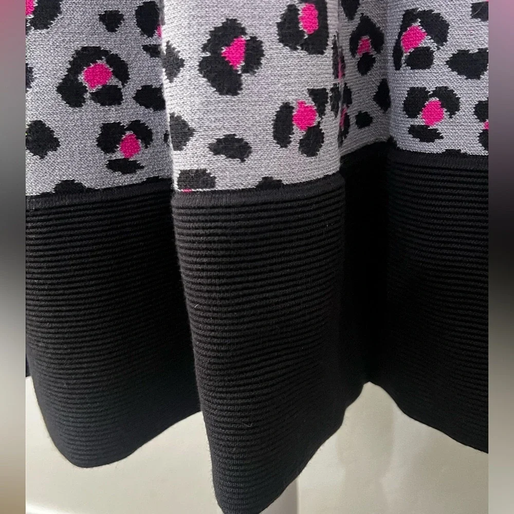 Kate Spade Cyber Leopard & Cheetah Print short sleeve Sweater Dress Medium Gray